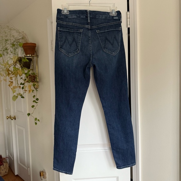 Mother The Looker Crop Jeans in On The Edge Dark Blue Wash in Size 27 - Picture 8 of 9
